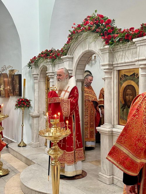 Фото: Служение митрополита 